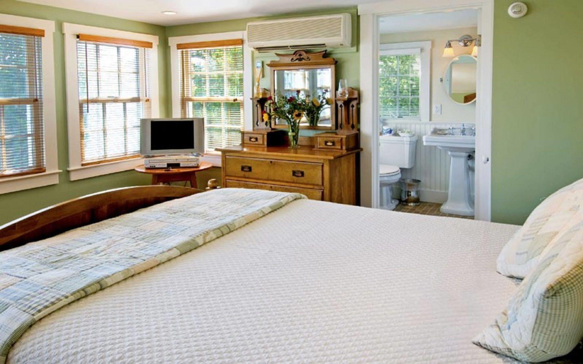 Revere Guest House Provincetown Exterior photo